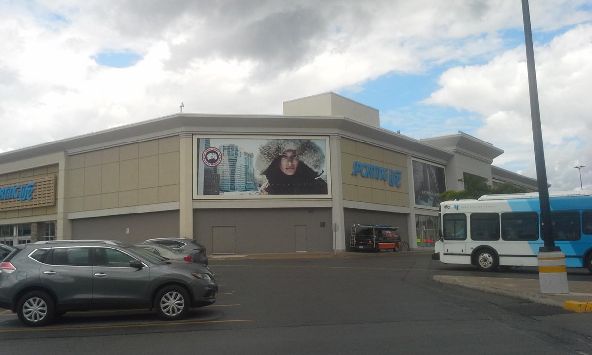 TotalSignsCa's tweet image. Winter is coming! Banner change outs @SPORTINGLIFECAN Ottawa,Markville,Yonge st. Install by @TotalSignsCa