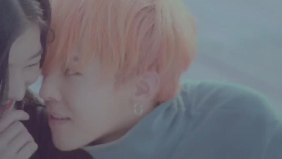 bastarzd's tweet photo. how if i stare at you like this? @_beauxtiful http://t.co/TqHSfG7db3
