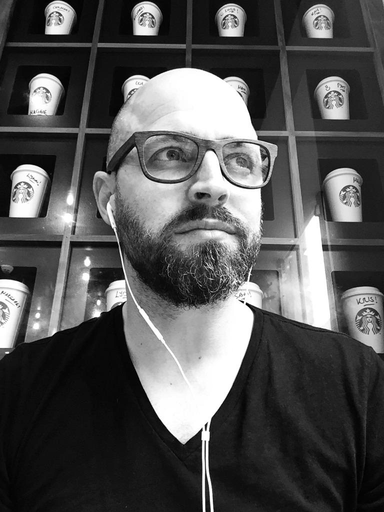 GobsmackedMedia's tweet image. Passionate about my work in #PhotoEditing, #DesignLayouts, #DigitalMedia #Publishing and #Networking #LoveMyWork@GM