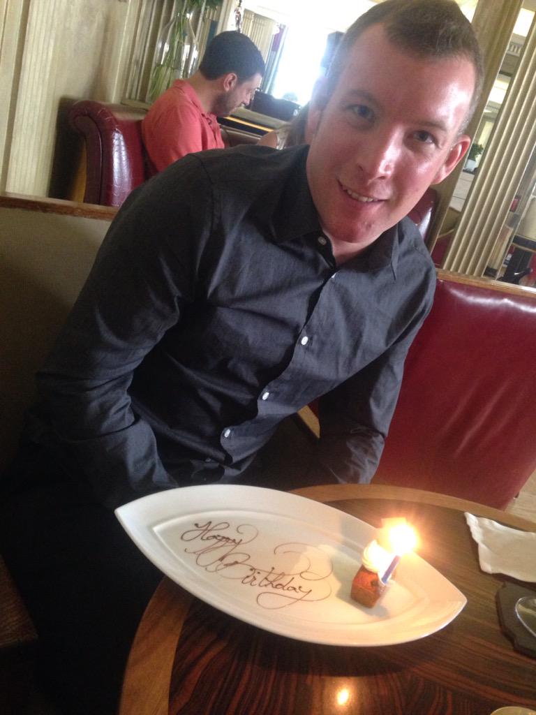 EmzyLBrit's tweet photo. True service at @ClaridgesHotel, a surprise birthday cake! http://t.co/MeHilpY0JK