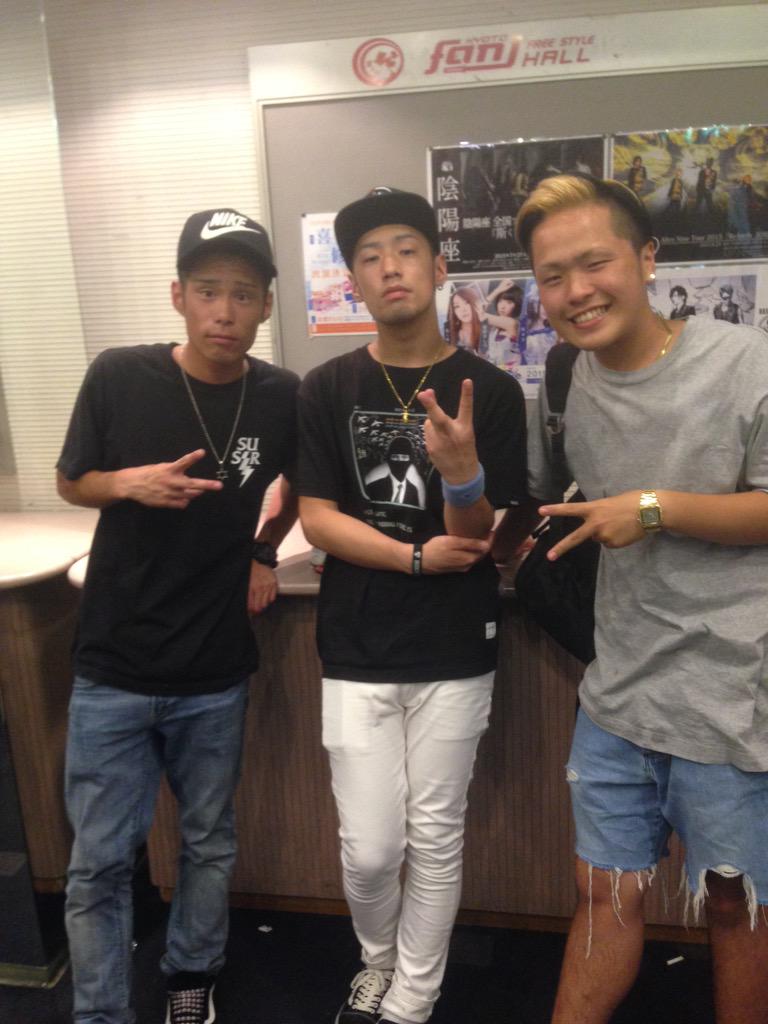 61home's tweet photo. 京都FANJに3人のライブ見に行ってました！
8月23日もガッツリカマしてくれるで〜！
#CTW
#CLASHTHEWALL
#songriver
#s-mabisket
#陸 http://t.co/1S6rfqzmMH