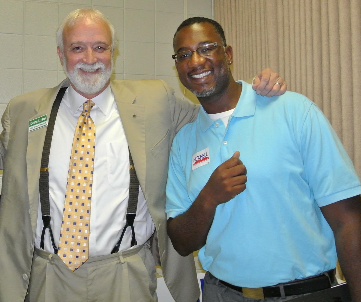 PeoplesVoiceNC's tweet photo. @AutryJohn @hipolitix Great to see you @BPCCharlotte Candidates Forum tonight! #CivicEngagement &amp; #Fun #Primary2015 http://t.co/nGQja5b5Ql