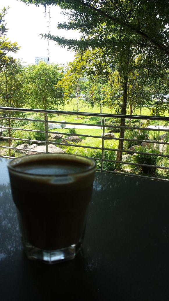 2teachabroad's tweet image. Coffee by the park. The perfect way to unwind and reflect on the week. #desapark