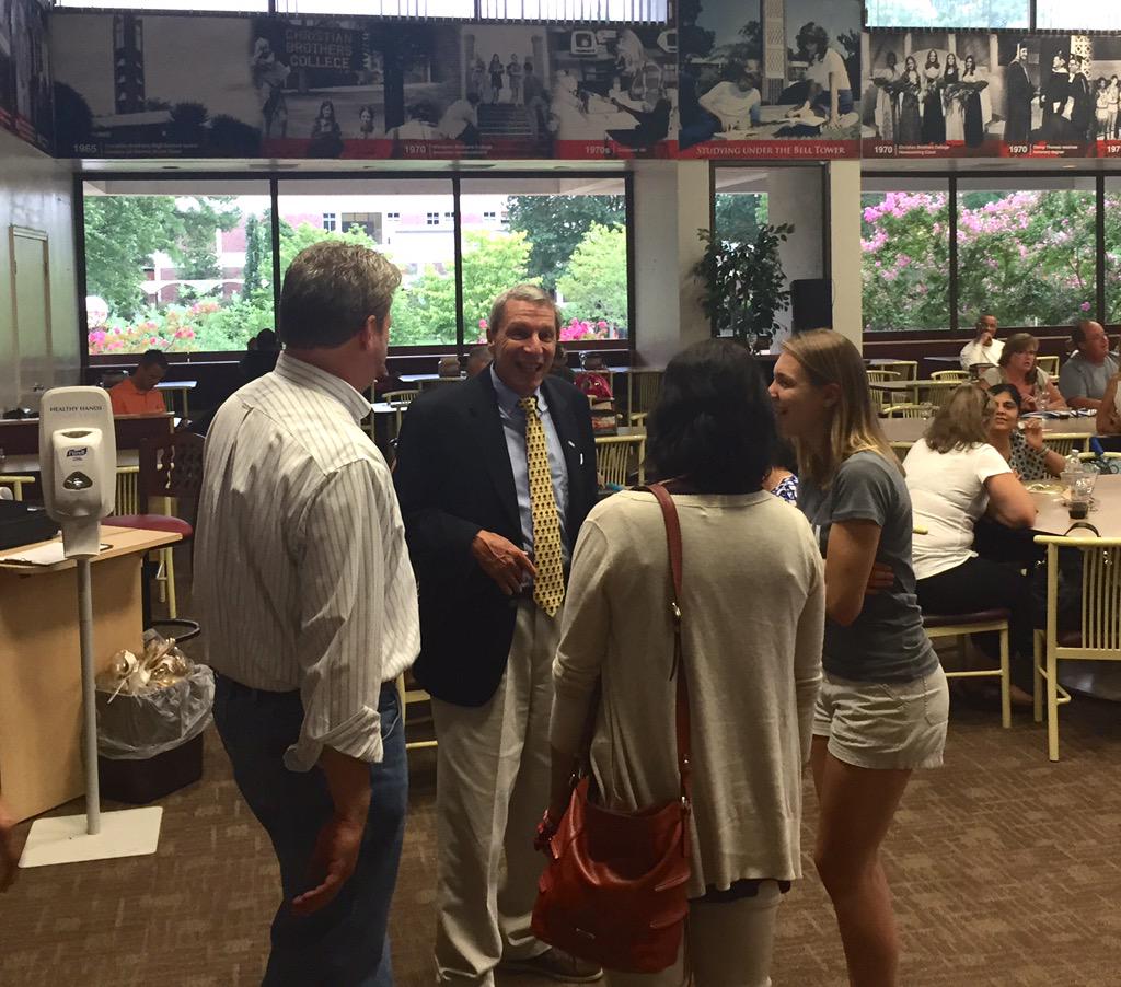 FromCBU's tweet photo. .@CBUPresident meeting parents at the end of the first day of #WelcomeCBU http://t.co/EBzYEysKiQ