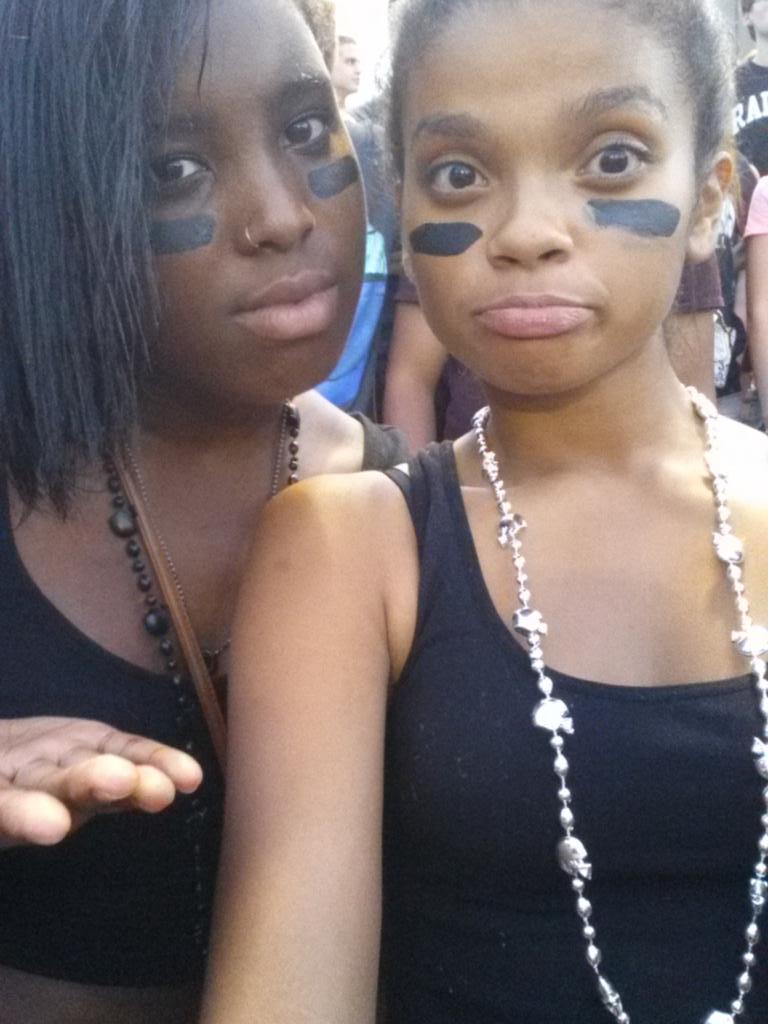 avina_adrianaxo's tweet photo. When you come late to the game and your in the back of the student section and everyone is quiet as shit #EPHO http://t.co/gXjG9uZuqd