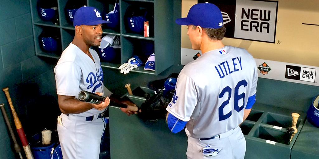 ErinAndrews's tweet image. This is cool RT @MLB: Best friends forever. 😍