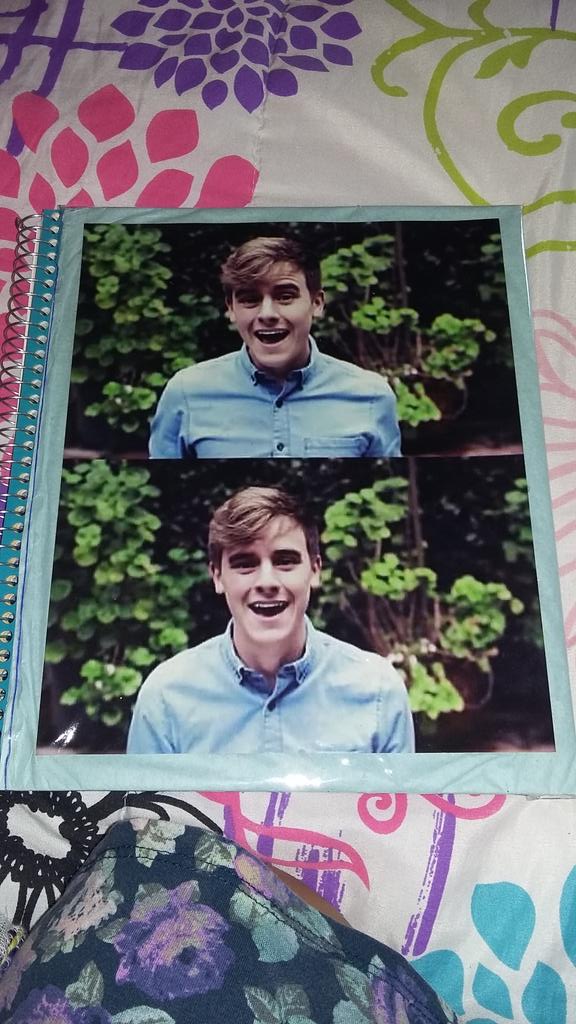 CAPTAlNEVANS's tweet photo. In honor of @ConnorFranta #5FrantasticYears I made this notebook of him 😊😊❤❤ HOPE YOU LIKE IT❤❤ http://t.co/6amtx0Bxe5