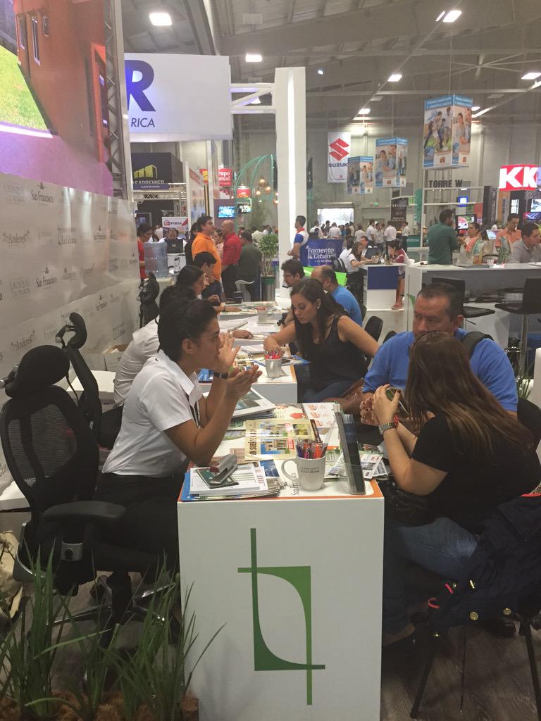 lalillyana's tweet photo. Noche de feria!!! Con grandes promociones en esta #ExpoCasa 2015!!! Acompáñenos en Parque Viva!!! http://t.co/cVSar82eF7