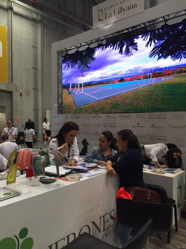 lalillyana's tweet photo. Noche de feria!!! Con grandes promociones en esta #ExpoCasa 2015!!! Acompáñenos en Parque Viva!!! http://t.co/cVSar82eF7