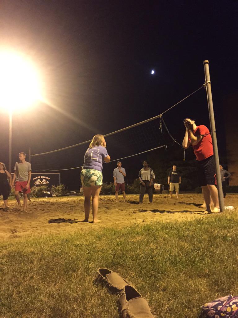 HalleBartus's tweet photo. Night sand volleyball is the best sand volleyball π #CapWW15 http://t.co/ZOrKDYLLua