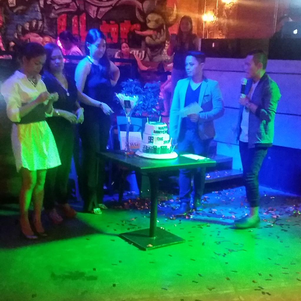 TheSocialCebu's tweet photo. Thank you to our dedicated pastry team who worked so hard on all the canapes and cake for last night's celebration http://t.co/mC8jypuxKR
