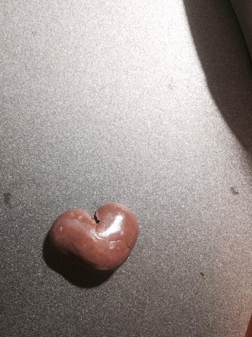Eating chocolate covered cherries and this one looks like heart shaped poop 😒 http://t.co/ICRlkXW0w5<a href="/tag/giveback"class="tags"><span>#giveback</span></a>