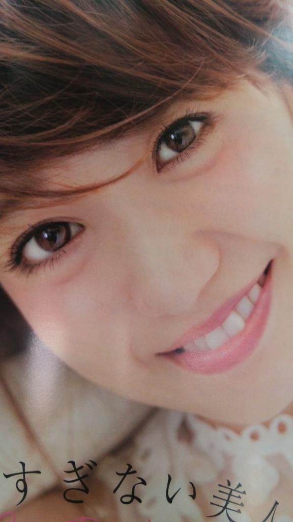 Tweet カラコンじゃなかったの 瞳の色素が薄い 女性芸能人 Naver まとめ