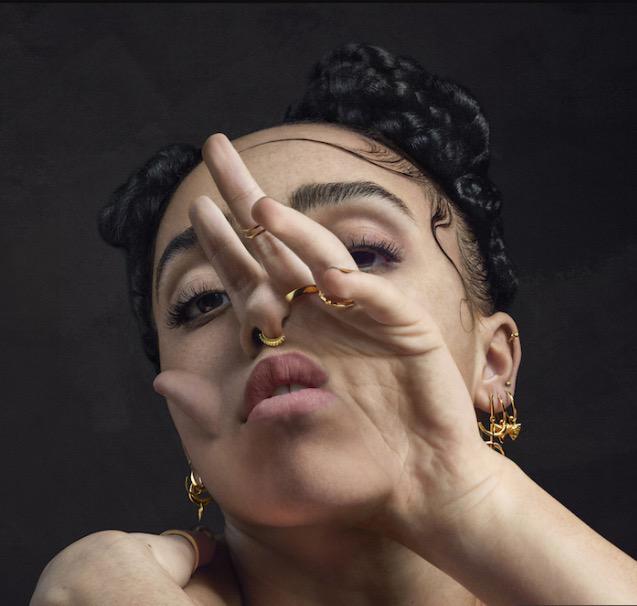 _elleson's tweet photo. musically, conceptually &amp; visually @FKAtwigs EP #M3LL155X is giving me so much creative life. her art is mind-bending http://t.co/GVicP9rodt
