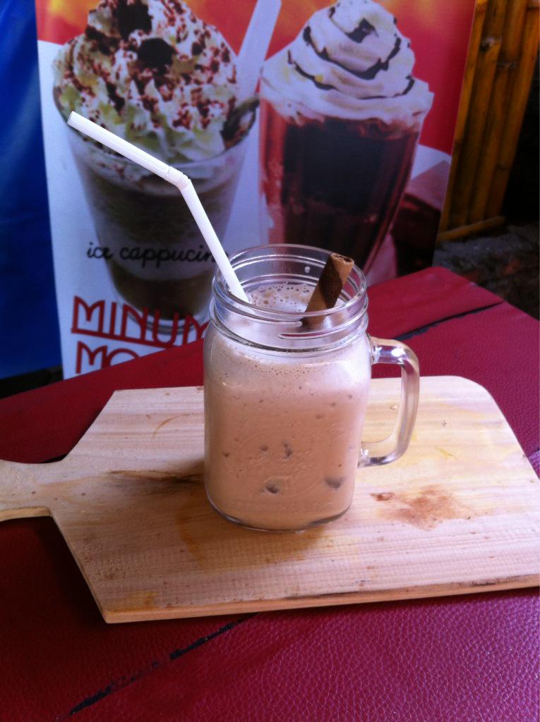Uniqua milk tea Available at Kedai Minuman AMIR KHIDMAT Jln Buah Batu No.239 Bandung | O : 07.00 - 21.00wib