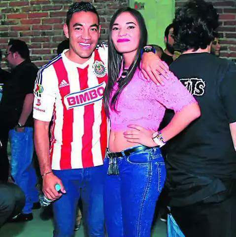 BullyingFutbol's tweet photo. 3 PREGUNTAS
 
1- ¿Su hermana o su novia?
2- ¿Quien es Marco Fabian?
3- ¿Donde dejó la caguama? http://t.co/Zyh7M5gMnR