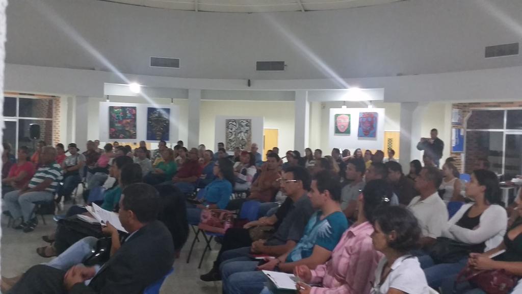 compolsandiego's tweet photo. Excelente ponencia del Prof. Carlos Avendaño  y excelente participación vecinal. Nos veremos nuevamente el Martes 25A http://t.co/nMWLNUItUX