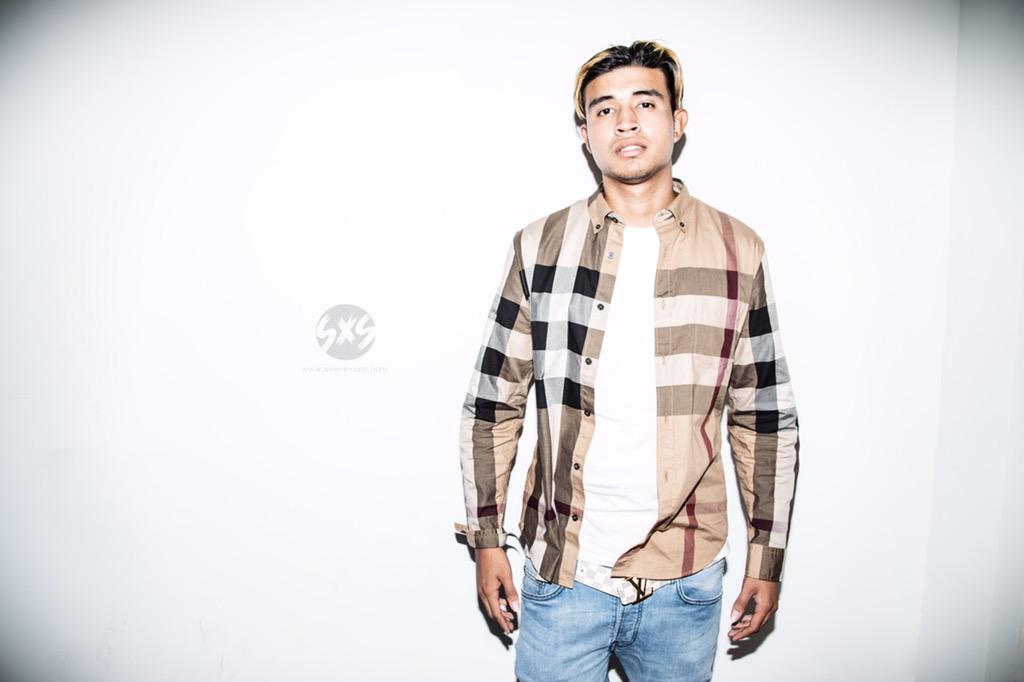 shotbysed's tweet photo. Thursday ONLY $60 shoots .
http://t.co/3Nr5aVzeuJ ! 👏🏽
#shotbysed #model4sed http://t.co/Bi4T3yXsde