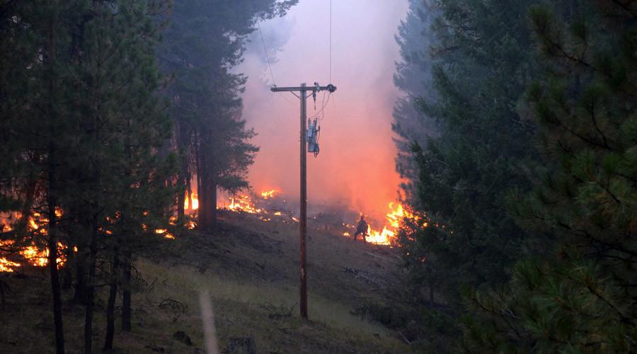 darkhorsenews's tweet photo. Three Firefighters Killed Battling Washington State Wildfire http://t.co/GZMc8A367k http://t.co/Qd4628Avxb