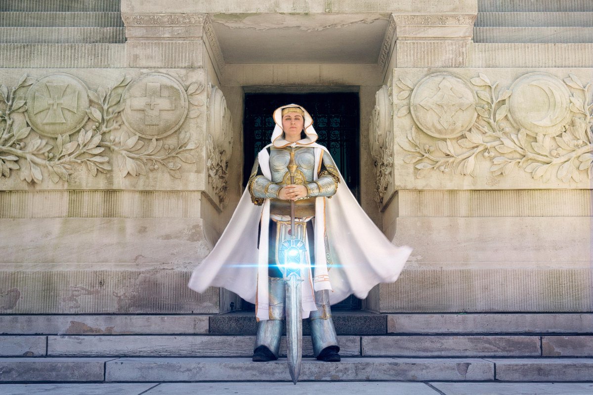 ALeeStudios's tweet image. Here's another pic of #Elspeth from my @wizards_magic shoot with the wonderful Velvet Rose Creations!