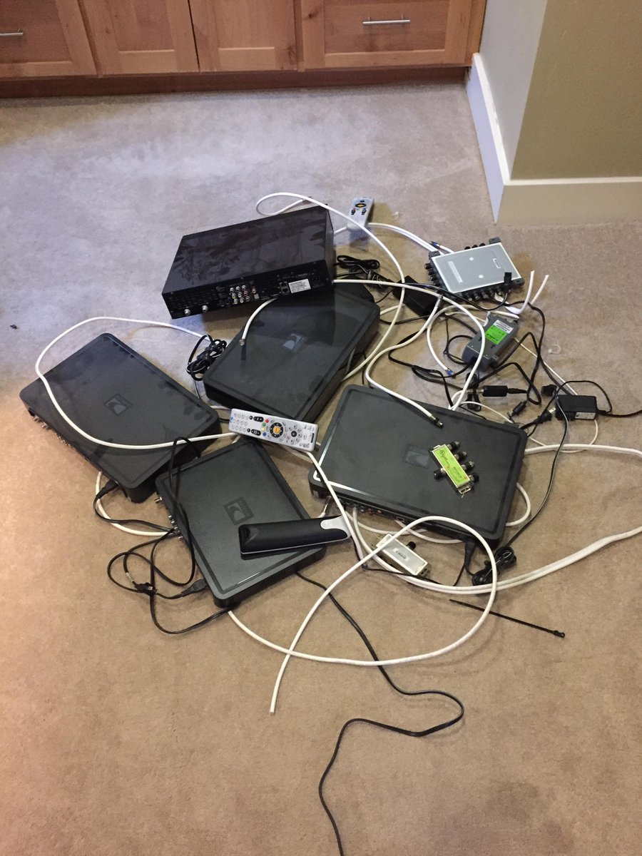 Beaumon's tweet image. Buh Bye @DIRECTV. Just canceled. #CutTheCord #KeepCBS8 @CBS8