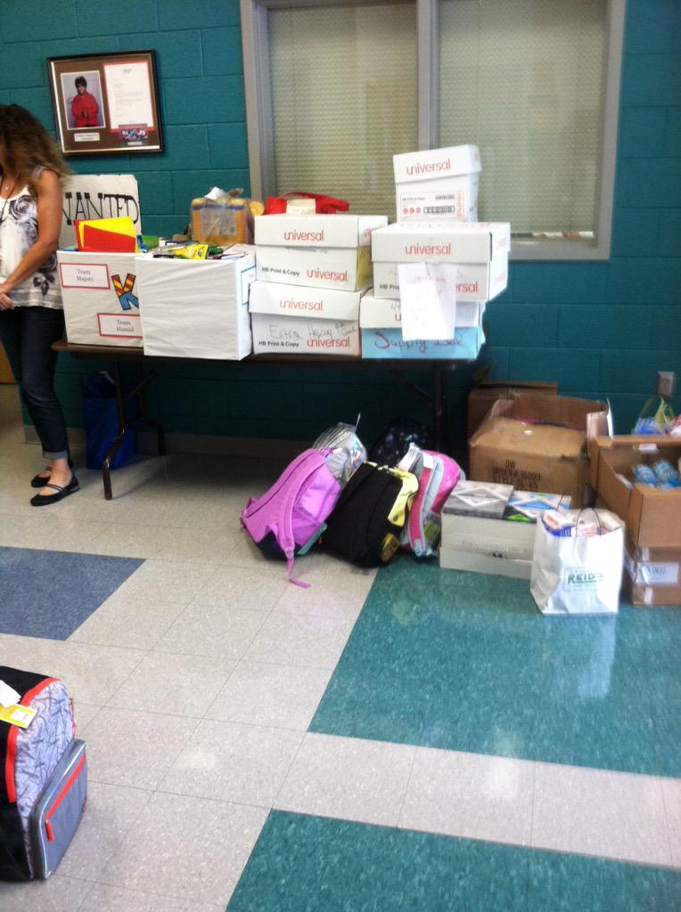 range0615_range's tweet image. @BarringerAC and @CharMeckSchools thanks @OrthoCarolina for their wonderful donations! Today was the BEST DAY EVER!!