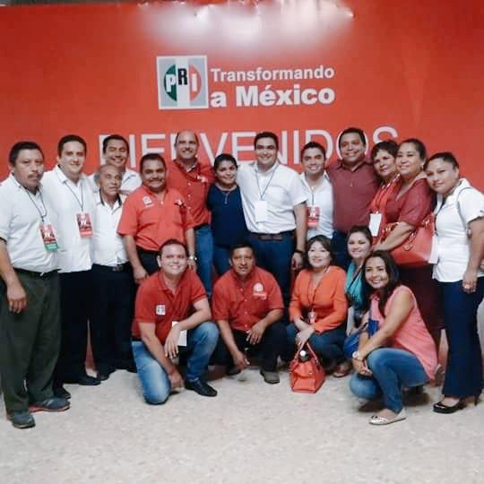 LupitaGuevara9's tweet photo. IV Sesion Extraordinaria #ConsejoPoliticoEstatal un gusto saludar a nuestro diputado electo@JLToledoM  #TulumPresente http://t.co/MPRR4GTYME