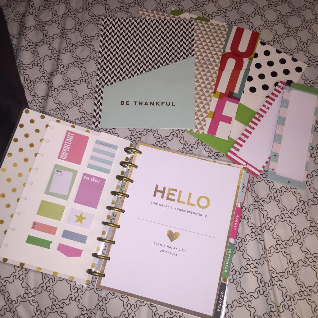 alissa_crawford's tweet photo. love love my Happy Planner from Hobby Lobby! #organizedfreak 📎📒 http://t.co/JW7qoiijKq