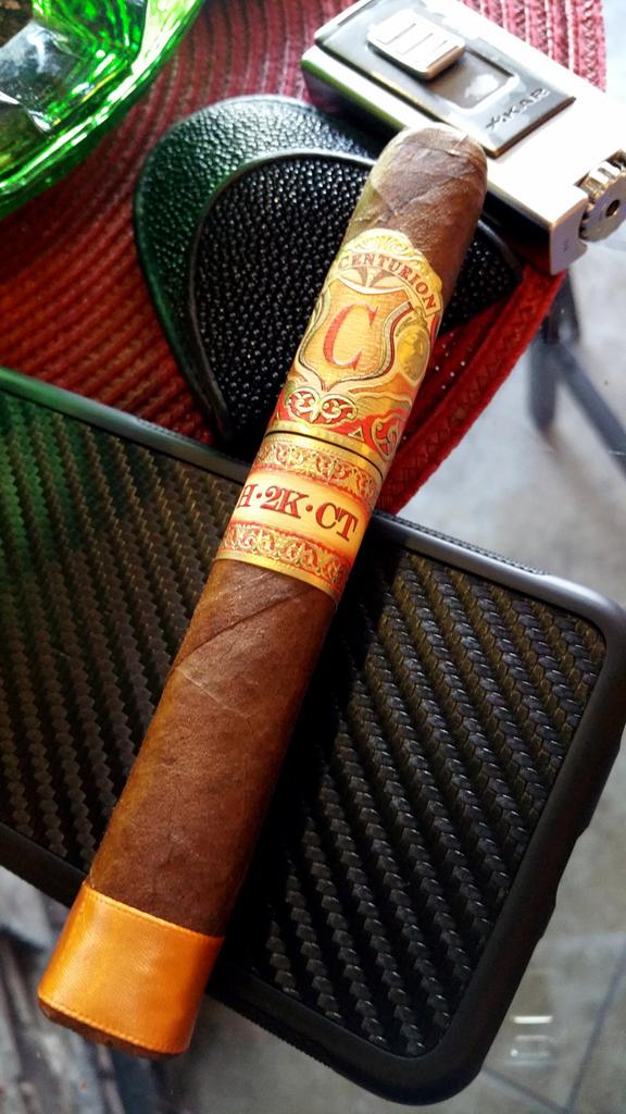 raudellopez69's tweet photo. @MyFatherDPG #elcenturino great bitter tabaco flavor very enjoyable #cigarporn #cigaroftheday #cigarnlife http://t.co/159h9GYtli
