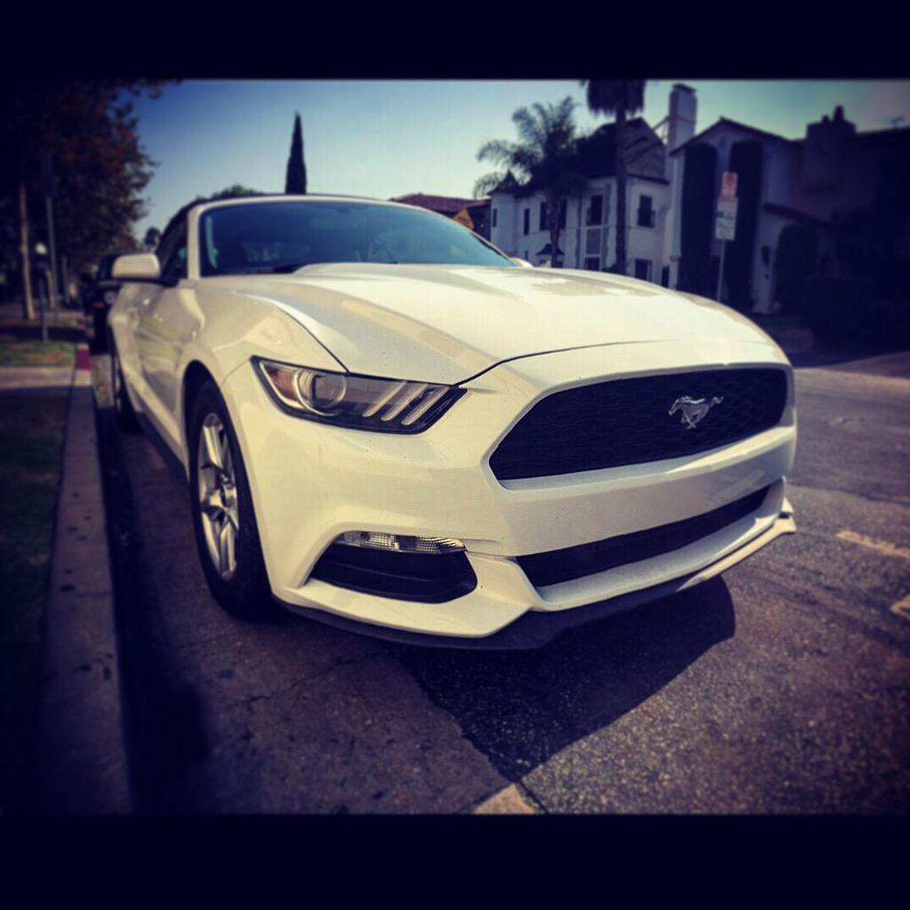 SamWashington's tweet photo. YES @SixtUSA !!! Loving the @FordMustang http://t.co/kaiYDqtgi4