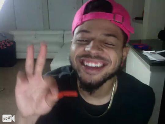 maxxXO2's tweet photo. 🔴 LIVE @dejourfordd on #YouNow - he stay eating😂😂😂😂😏😎 http://t.co/4VZhZ0x6Ab http://t.co/BWsOqQJARd