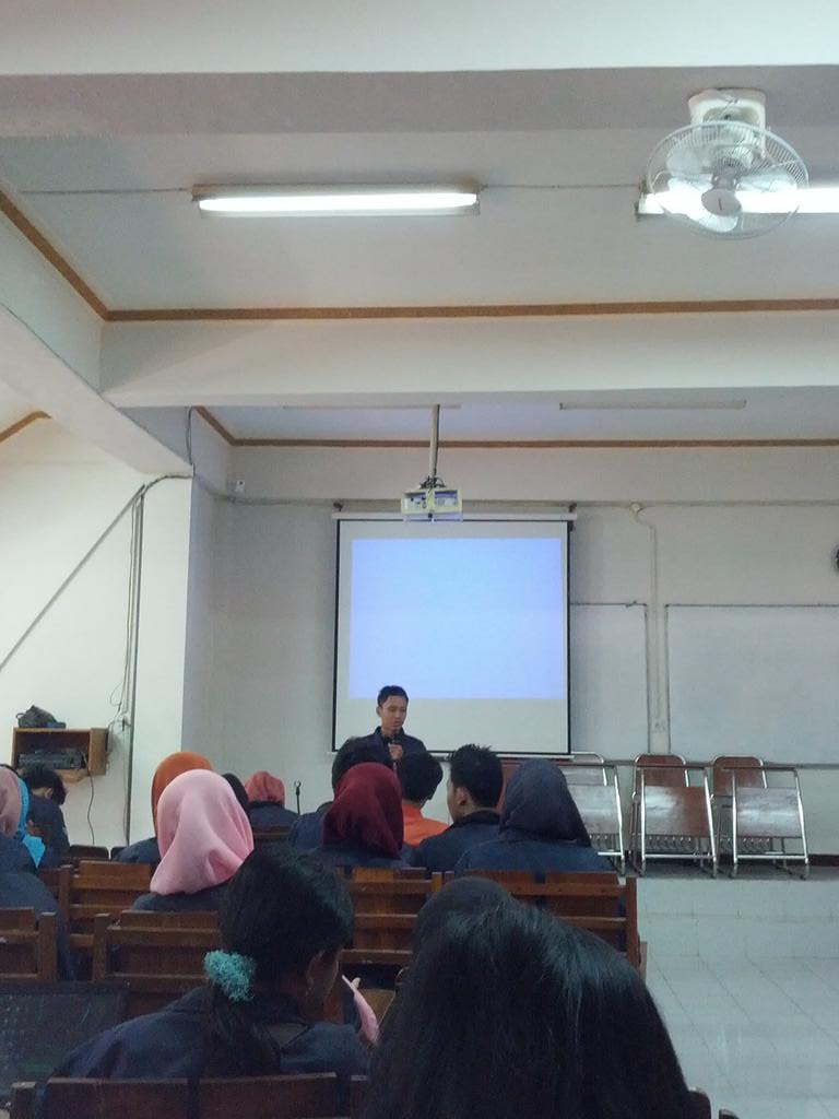 Kahima kita Sdr. M. Aris Ashari sedang memberikan sambutan dan perkenalan PHK serta ketua divisi #SelarasPergerakan