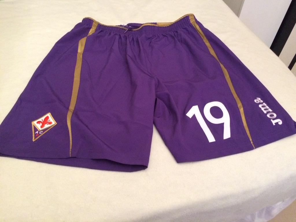 walterservidio's tweet photo. Gracias @BasantaJm por el short de @acffiorentina lo sumo a mi colección! http://t.co/gQpuHZCXnQ