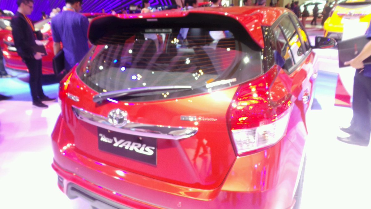 Yg mau nanya-nanya soal All New Yaris dan liat langsung mobil sporty yang satu ini, yuk segera merapat ke #GIIAS2015