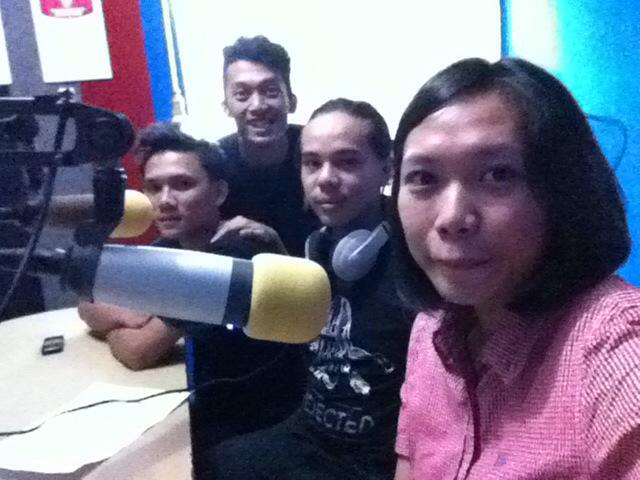 Stay tune sahabatt di Radio Kita 87.6 FM Pontianak
Kita lagi bersama <a href="/terrible_season/">Terrible Season</a> &amp; <a href="/JHPunkRock/">Jack Hammer</a>