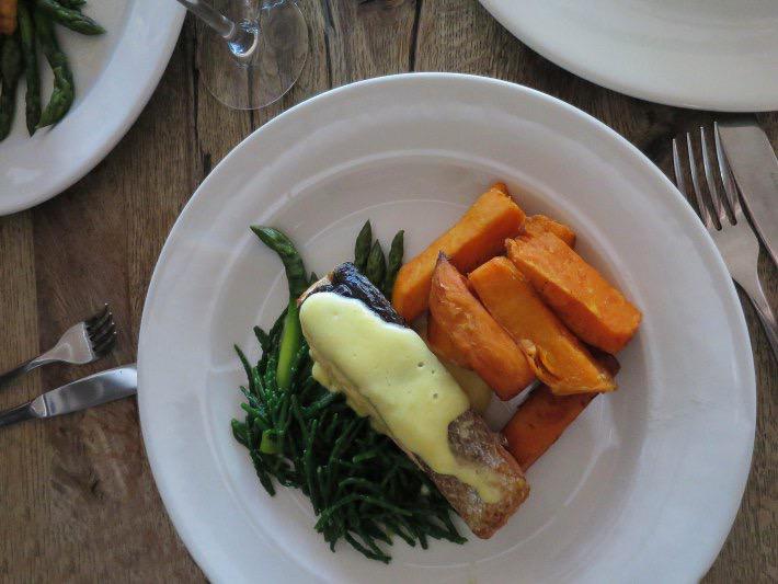 ForkandTalk's tweet photo. Happy Thursday! Why not pop to @OysterShed for after work drinks, like we did, review: http://t.co/BnxI6FNUHc http://t.co/YLCTy2HnUc