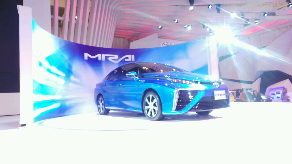 Ini dia Toyota Mirai, mobil dengan konsep "Future" yang pake Toyota Fuel Cell System. Penasaran? Buruan ke #GIIAS2015