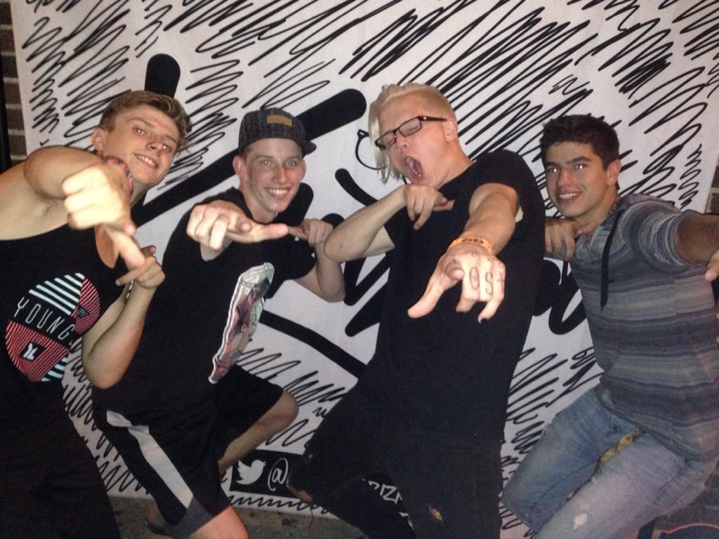 SuperDuperJS's tweet photo. @callmekarizma this guy is freaking dope!!! Collab bro?? http://t.co/San8fsCtYn