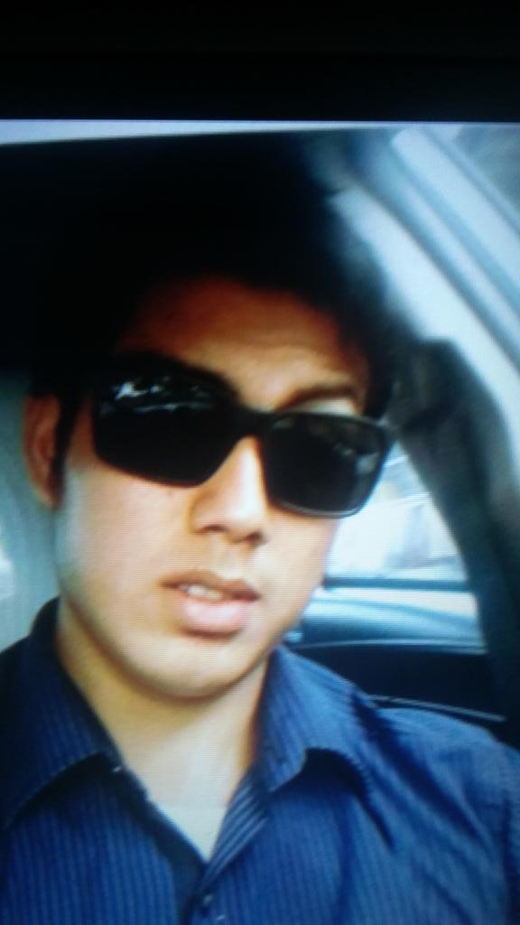 KhKhadeeja's tweet photo. Hay ciapa yng kngn ma mumu hari ini  merapaaat si gantng datang @Aisyah_muklis http://t.co/Q4hcM8DSaJ
