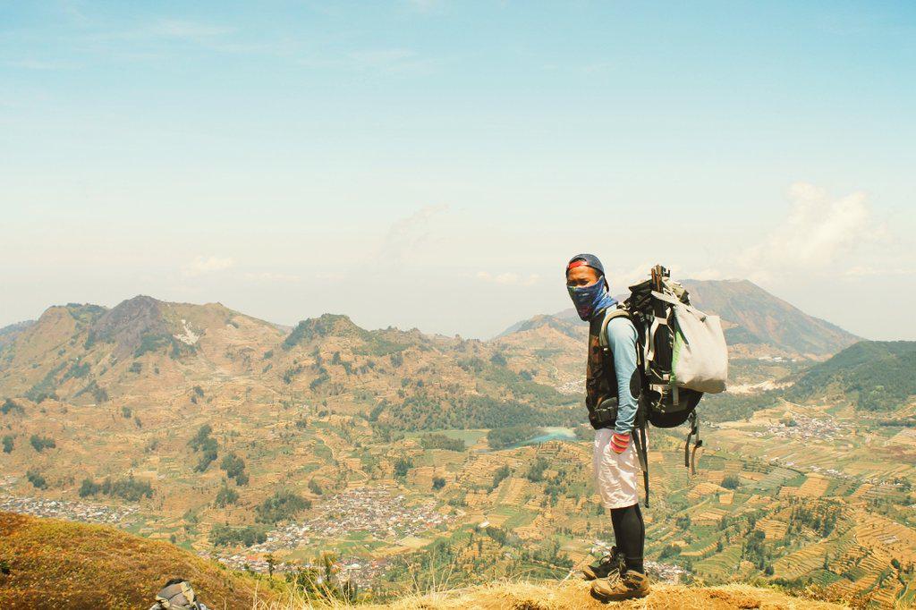 RT <a href="/chaturbuaya/">chatur macbeth</a>: mt.prau keren...