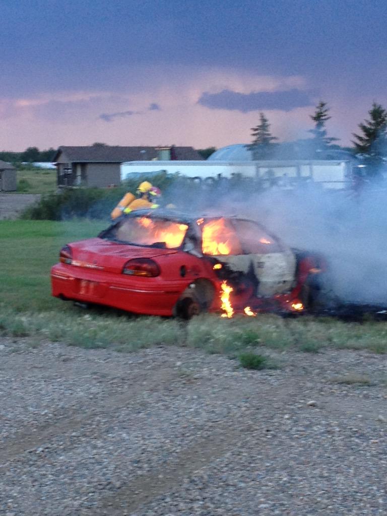 gripperman_g's tweet photo. Some vehicle fire training tonight....#bwfd http://t.co/2FXnX60yWL