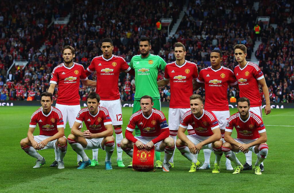 RedorDead07's tweet photo. Bringing all #MUFC fans on twitter together
RT if you're a fan and follow everyone who RT's including ME MUFC_FAMILY http://t.co/RegqaZTYZq