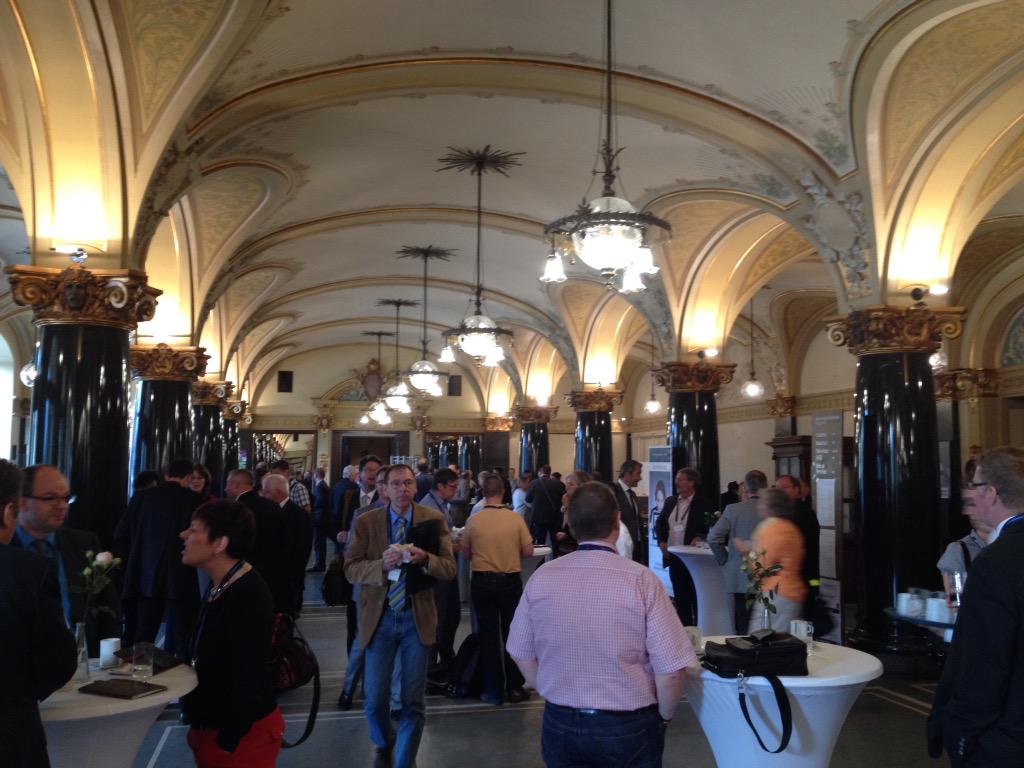 Materna_SE's tweet photo. So langsam füllt es sich. Gleich geht's los. #oev16 http://t.co/NLuoCtQ2c7