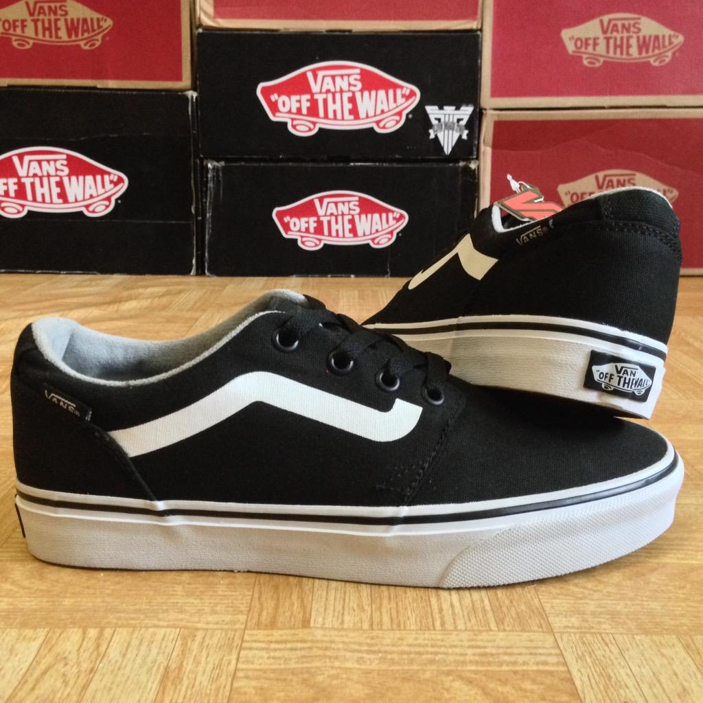 Vans Chapman BW
Sz : 7 US
ORIGINAL-BNIB
Order? Cek di BIO

<a href="/Shoe_Saddle/">Shoe Saddle Factory</a> <a href="/SCP_Medan/">Shoe Clean Partner</a> @SNG_Shoe_Repair <a href="/shoebox_id/">ShoeBox</a>