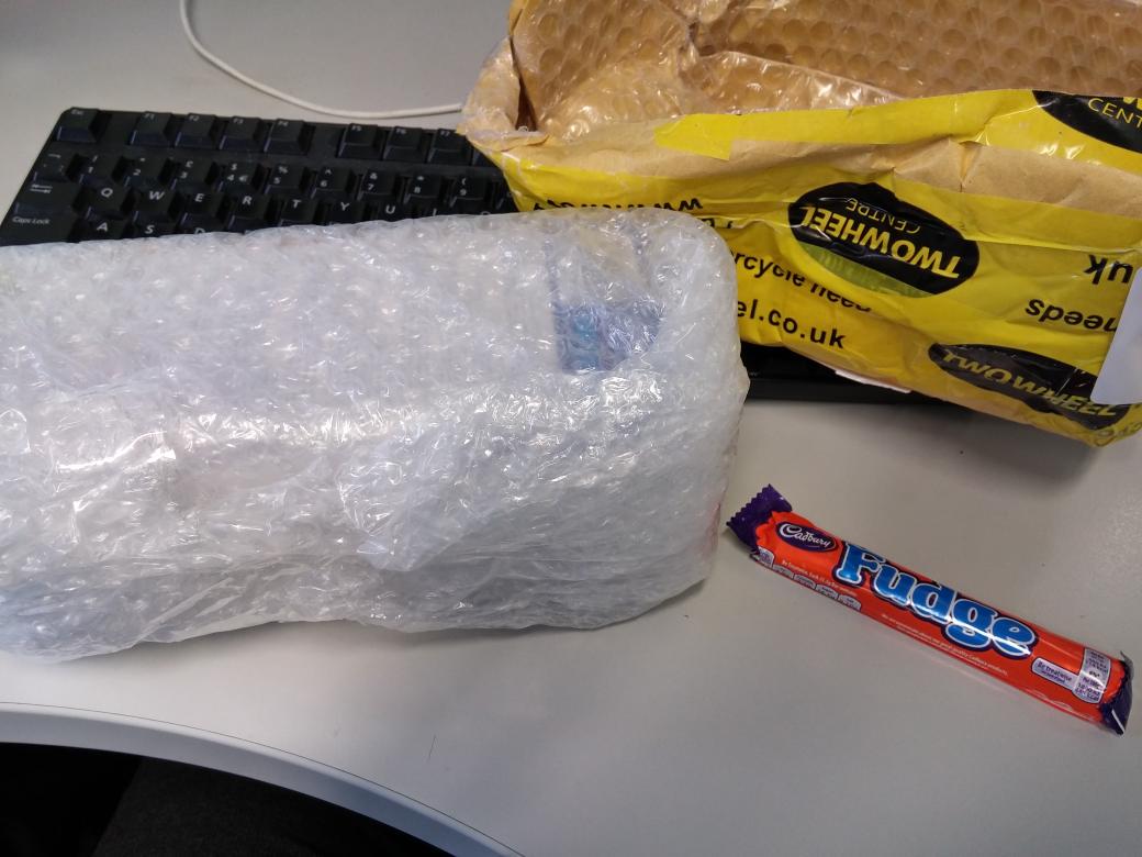 ScottySearle's tweet photo. I love buying from @twowheelcentre #freeFudge #breakfast http://t.co/Ou9znPiFm5