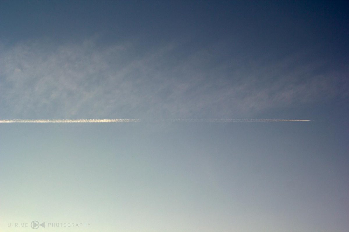 urme69's tweet photo. Sky Lines
#chemtrails
#persistentcontrails
#lookup http://t.co/m24zAVdNdU