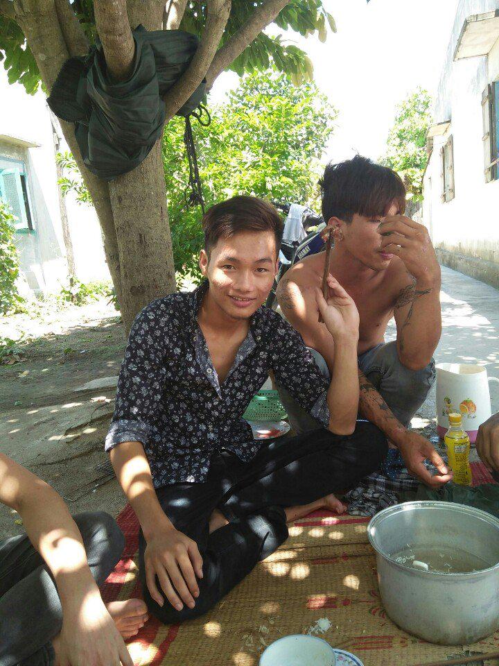 hungculy1994's tweet photo. - Mùa đông này cứ mặc nhiều áo vô,
Là hết lạnh liền ...
Gấu, Người yêu gì ... Tạp Nham ! http://t.co/klcEbACzXi