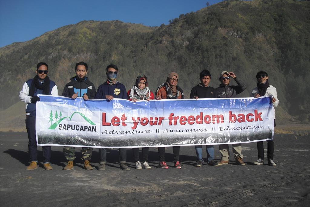 Tengkiu Arief dkk udh mempercayakan trip Bromo Sunrise Tour 15-16 Agustus'15 bersama <a href="/SapucapanTour/">Sapucapan Tour</a> see you next trip