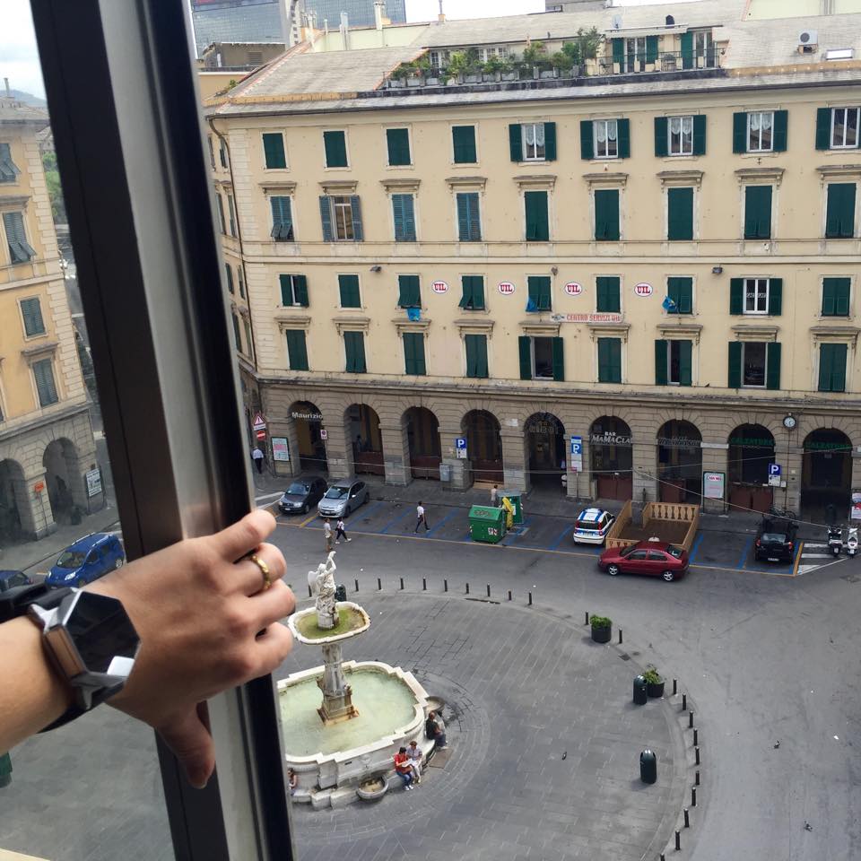CircleGarage's tweet image. Good morning! With @wearHiris on my wrist it can only be a great day!  
#viewfromouroffice #testing #wearablecomputer