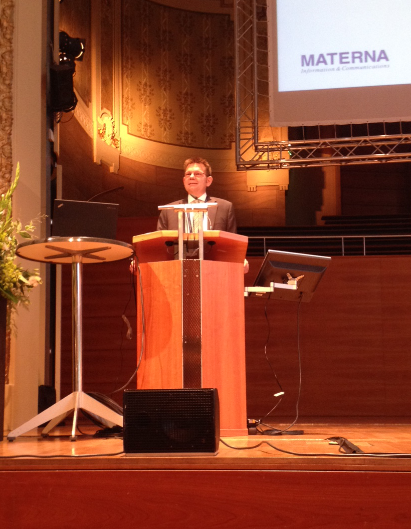 Materna_SE's tweet photo. Unser Geschäftsführer Helmut Binder eröffnet das ÖV-Symposium. #oev16 http://t.co/hbuvZVwgQN